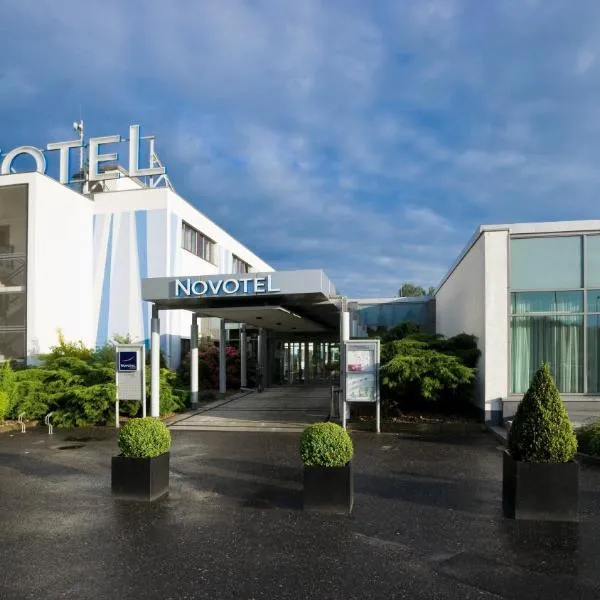 波兹南马耳他诺富特酒店，位于Kobylnica的酒店