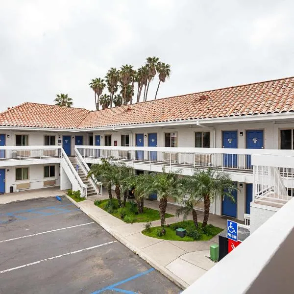 凡图拉市中心6号汽车旅馆，位于文图拉的酒店