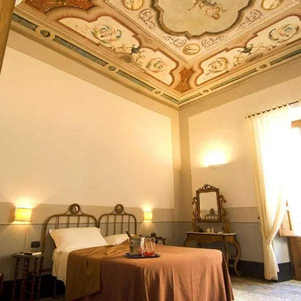 德埃齐亚宫酒店，位于孔韦尔萨诺的酒店