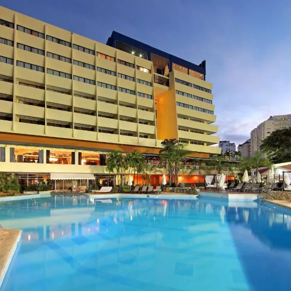 Dominican Fiesta Hotel，位于Bajos de Haina的酒店