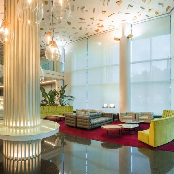 SH瓦伦西亚宫酒店，位于蒙卡达的酒店