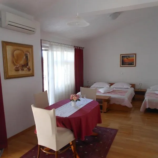 Superior studio BUBA near the beach，位于马卡尔斯卡的酒店