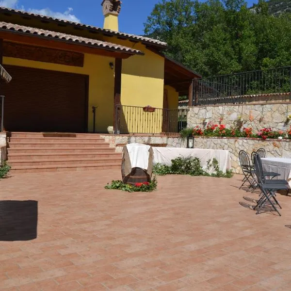 Agriturismo Centuria，位于San Pio delle Camere的酒店