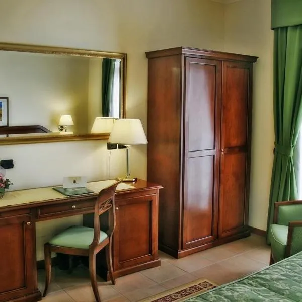 Hotel Villa Peretti，位于杰拉的酒店