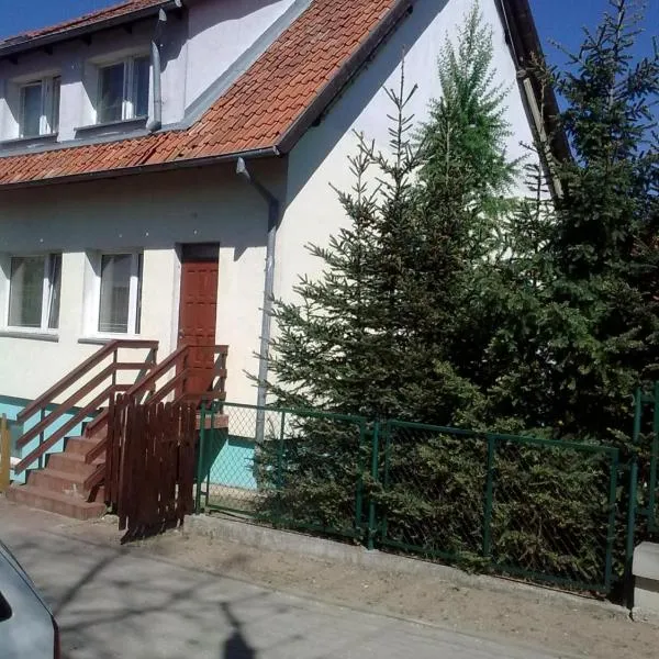 Apartamenty, Pokoje, Noclegi pracownicze " Skarpa" Wilkasy，位于Wilkasy的酒店