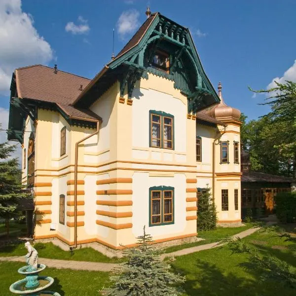 扎莫克格洛法酒店，位于Mlyňany的酒店