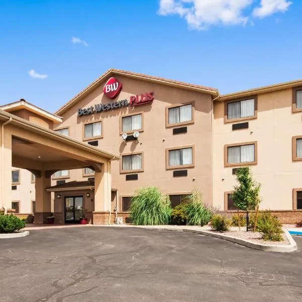 贝斯特韦斯特PLUS市区套房酒店 ，位于Pueblo West的酒店