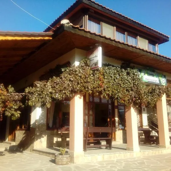 Hotel Ambrozia，位于Sadovo的酒店