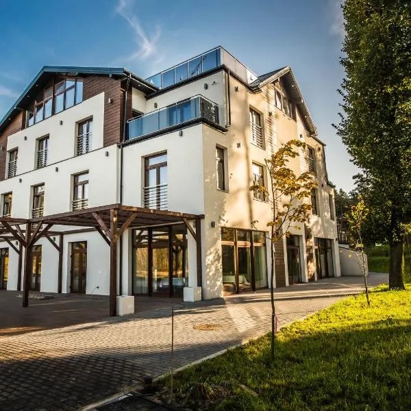 Kasor Resort & Spa，位于Głowno的酒店