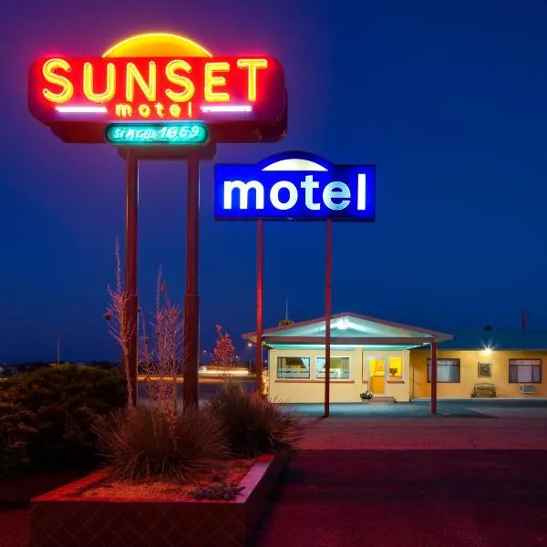 Sunset Motel Moriarty，位于Edgewood的酒店