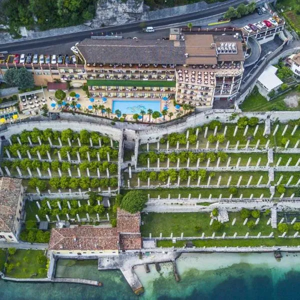富丽堂皇的宫殿酒店，位于坎皮奥内·德尔·加尔达的酒店