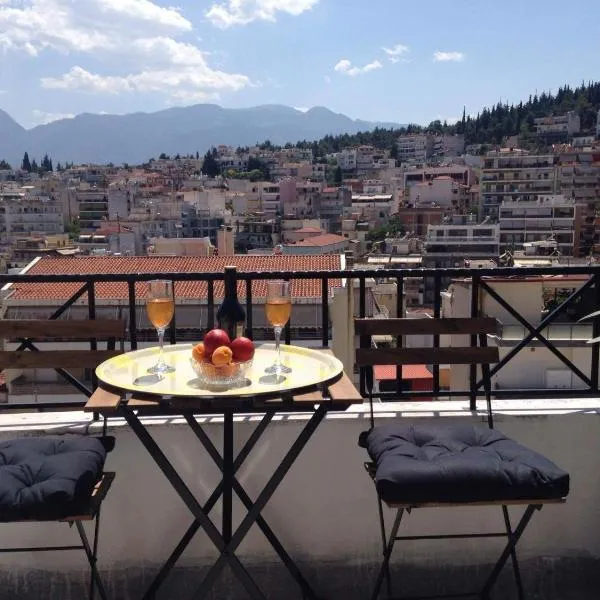 Cozy Loft - Best view of the city，位于Anthíli的酒店