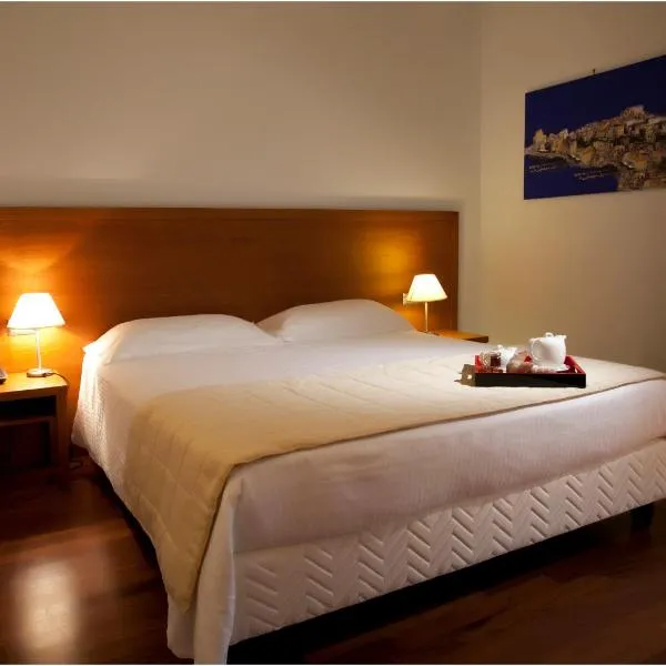 蒂齐亚诺酒店，位于瓜拉图的酒店