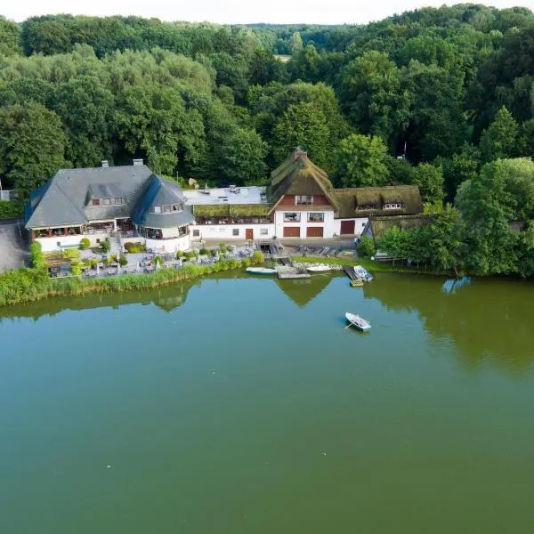 Fischerklause am Lutjensee，位于Sandesneben的酒店