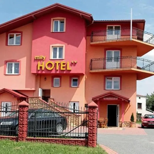 米利酒店，位于Bóbrka的酒店