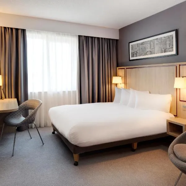 Leonardo Hotel London Watford，位于Chandler's Cross的酒店