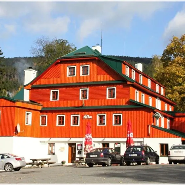 阿尔巴酒店，位于Skuhrov nad Bělou的酒店