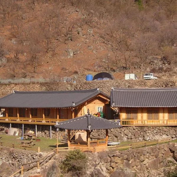 Buchungol Pension，位于Hadong的酒店