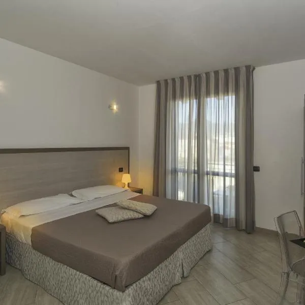 Hotel Lido Inn，位于Capezzano Pianore,的酒店