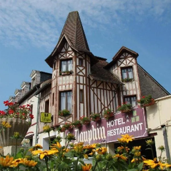 Logis Hôtel et Restaurant du Dauphin，位于Le Vieux Bourg的酒店