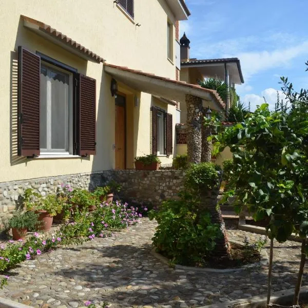 House at the Beach in Ladispoli just the north of Rome，位于帕利多罗的酒店