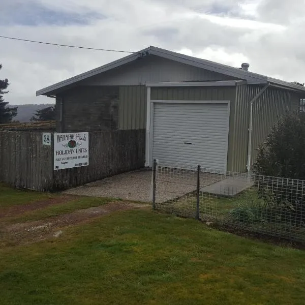 华特尔瀑布度假屋，位于Waratah的酒店