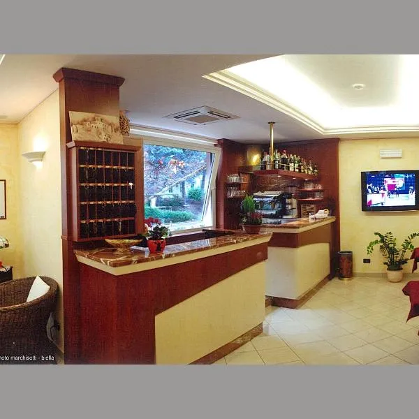 Albergo Moderna，位于Casa Caselli的酒店