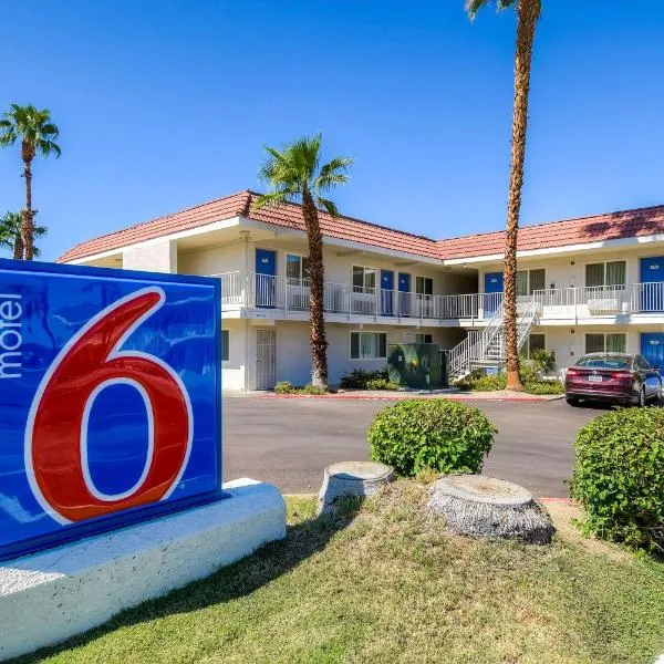 棕榈泉米拉奇牧场6号汽车旅馆，位于Sky Valley Mobile Home Park的酒店