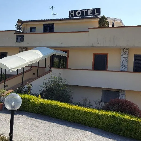维托瑞亚酒店，位于托雷翠索的酒店