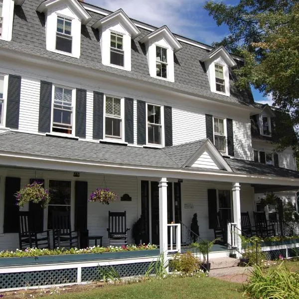 Cranmore Inn and Suites, a North Conway boutique hotel，位于巴特利特的酒店