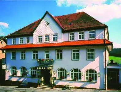 Hotel Adler，位于Oberreichenbach的酒店