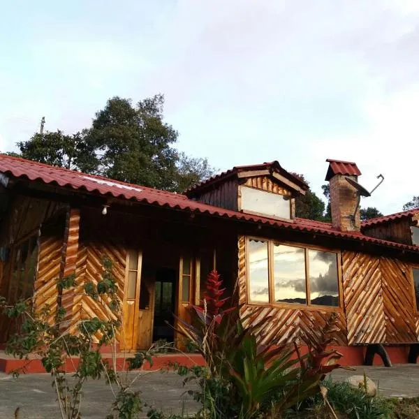 CASA LA KOCHA, Cabin, Hostal en la Laguna de la Cocha，位于El Encano的酒店