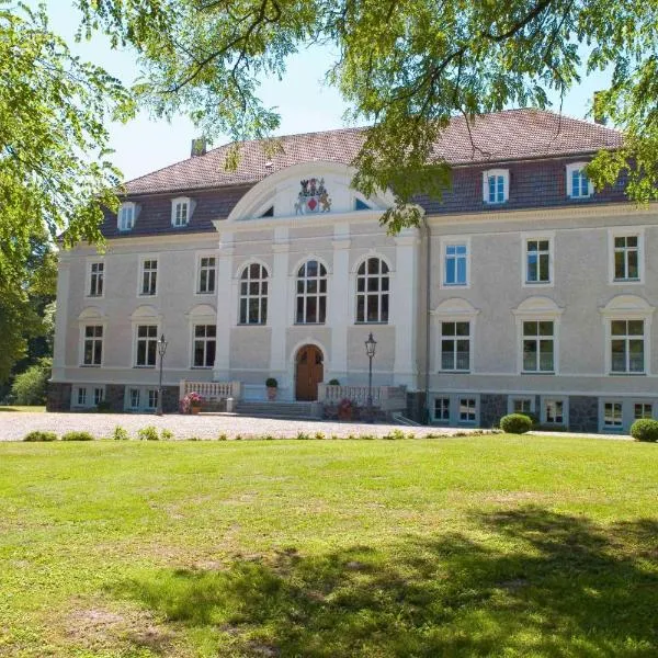 Schloss Zinzow，位于Rubenow的酒店