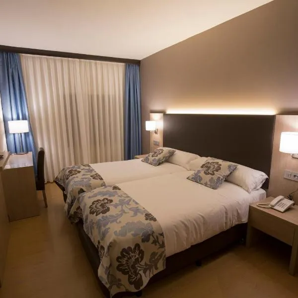 瓦伦丁酒店，位于Alar del Rey的酒店