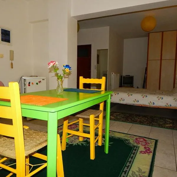 Small studio near the center of Tripoli，位于特里波利斯的酒店