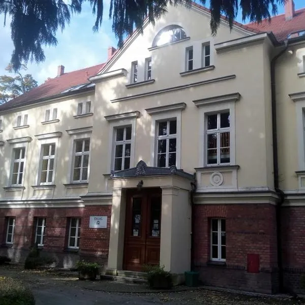 Stado Ogierów Sieraków，位于Ławica的酒店