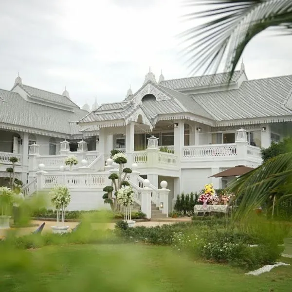 NirvaNAN House，位于Ban Kot的酒店