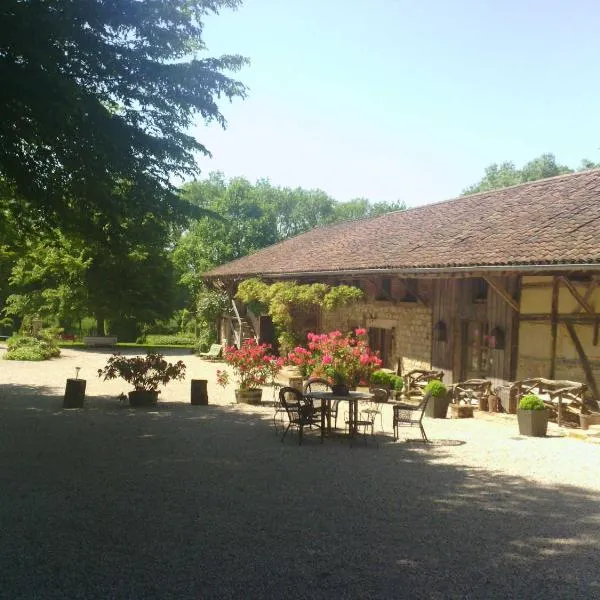 玛丽欧仁妮农场酒店，位于Montpont-en-Bresse的酒店