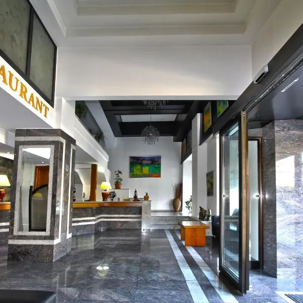里拉克酒店，位于Otunje的酒店