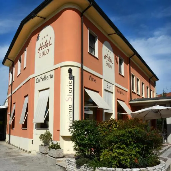 Hotel Eolo，位于San Martino in Spino的酒店