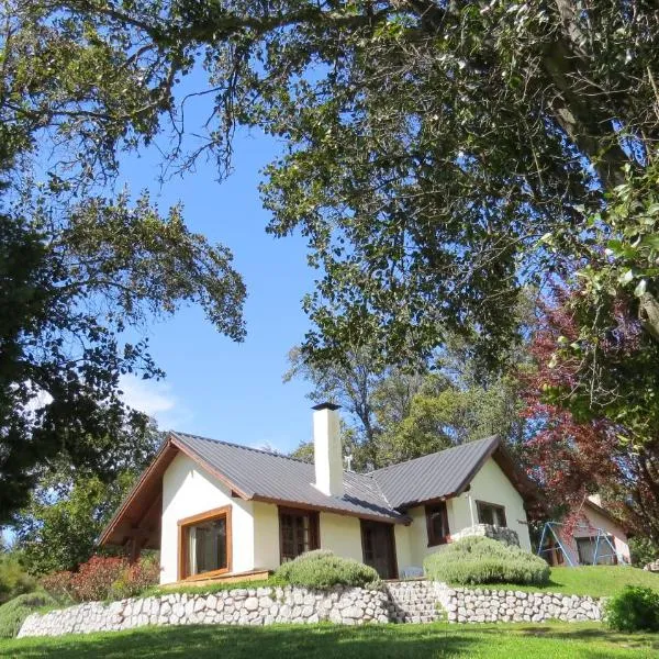 Cabañas & Aparts Lancuyen, Villa de Montaña，位于拉安戈斯图拉镇的酒店