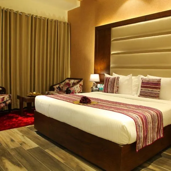 Hotel WJ Grand，位于贾朗达尔的酒店