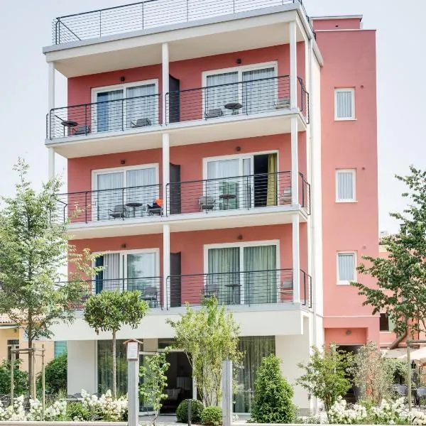 Hotel Europa，位于加尔达的酒店