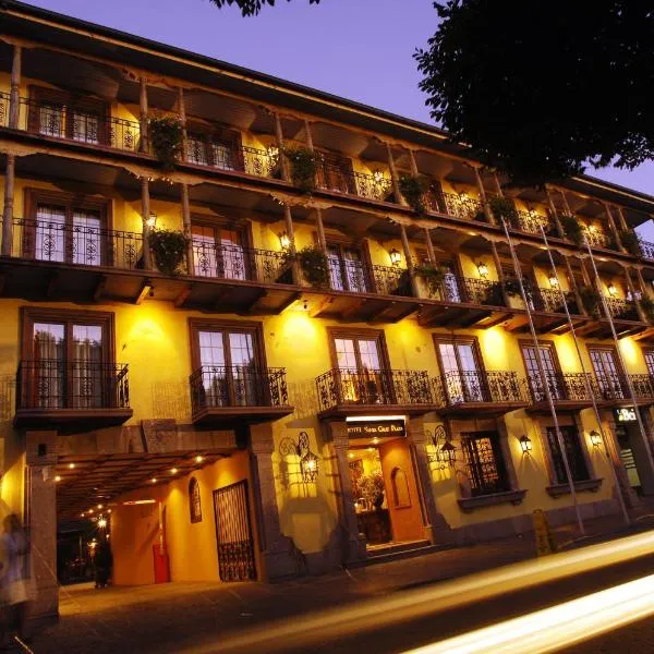 圣克鲁斯广场酒店，位于Las Arañas的酒店