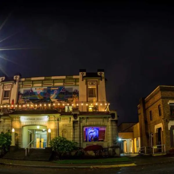 Centralia Square Grand Ballroom and Vintage Hotel，位于Onalaska的酒店