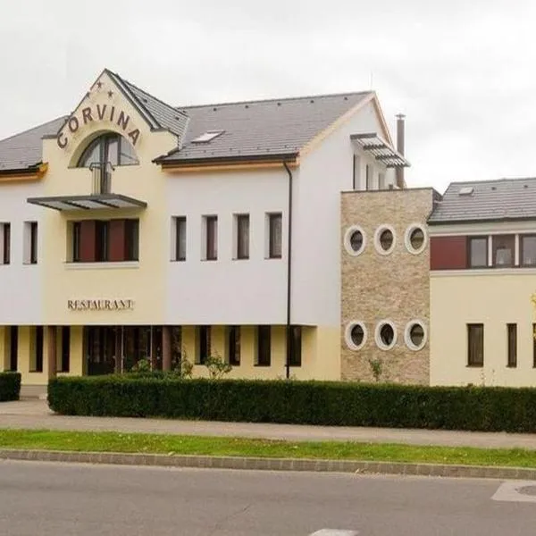 科维纳酒店-餐厅，位于Tárnokréti的酒店