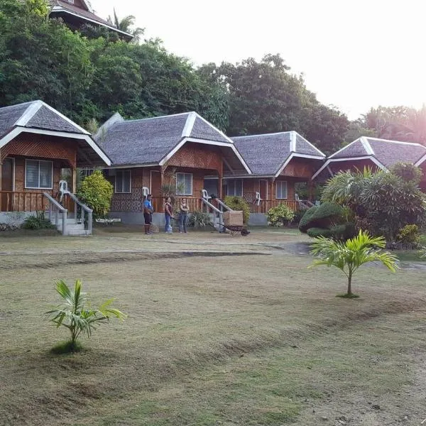 悬崖边海滩度假村别墅，位于Cangmalalag的酒店