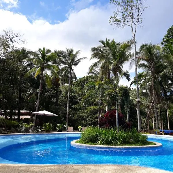 卡拉佩森林度假村，位于Calape的酒店
