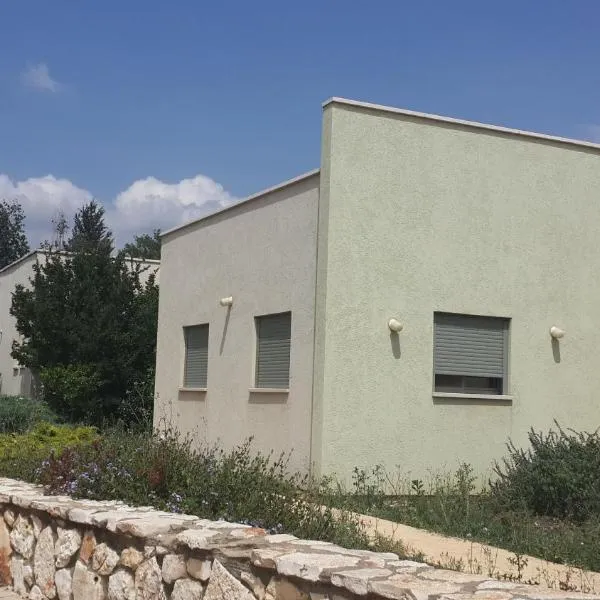 Holiday home in Galilee，位于舍亚尔雅舒弗的酒店