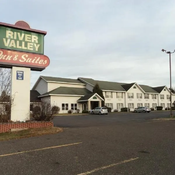 River Valley Inn & Suites，位于Saint Croix Falls的酒店